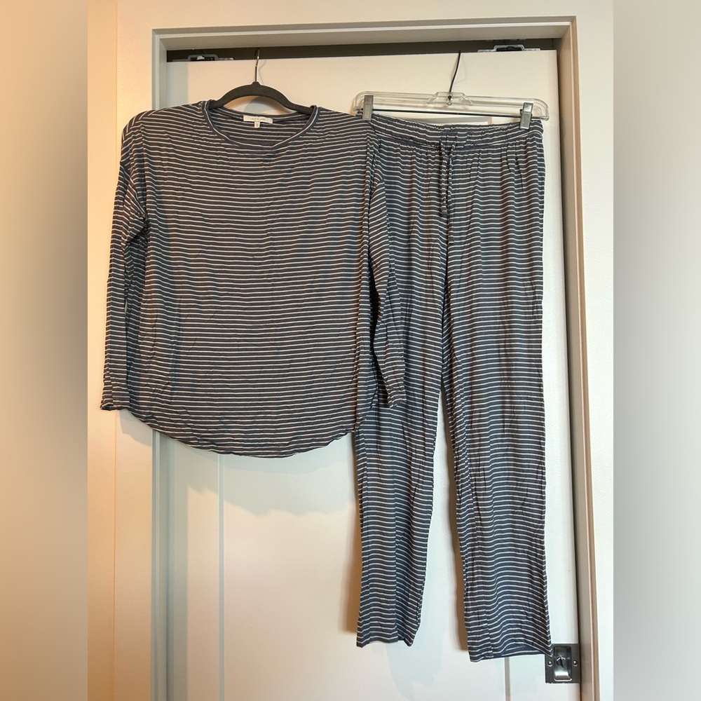 Love & Lore Women’s Azalea Pyjama Set